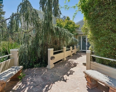 660 La Casa Via - Photo Thumbnail 3