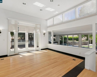 660 La Casa Via - Photo Thumbnail 23