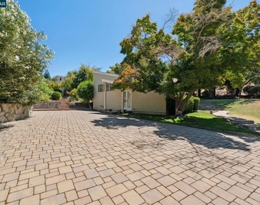 660 La Casa Via - Photo Thumbnail 96