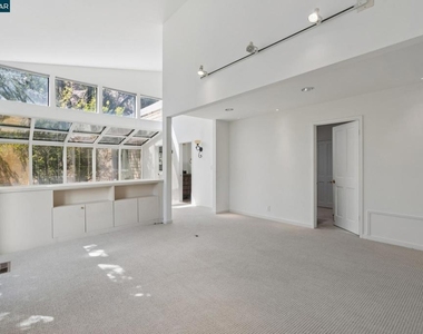 660 La Casa Via - Photo Thumbnail 93