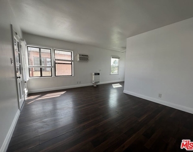 2010 W 35th Street - Photo Thumbnail 1