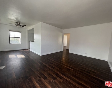 2010 W 35th Street - Photo Thumbnail 2