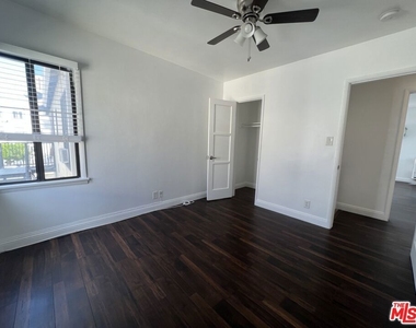 2010 W 35th Street - Photo Thumbnail 9