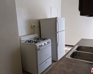 607 S Dunsmuir Avenue - Photo Thumbnail 5