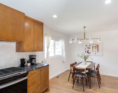 5304 Baza Avenue - Photo Thumbnail 9