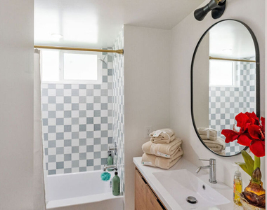 5304 Baza Avenue - Photo Thumbnail 20