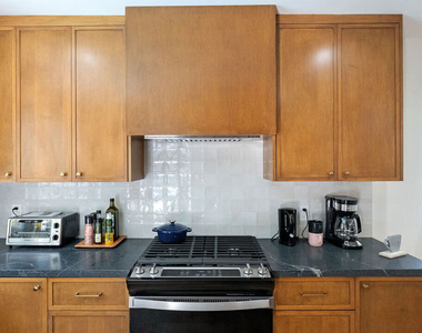 5304 Baza Avenue - Photo Thumbnail 8
