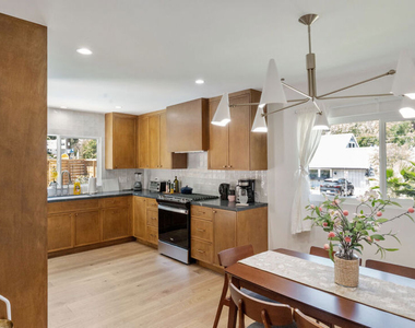 5304 Baza Avenue - Photo Thumbnail 7