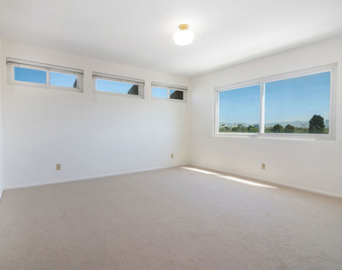 12100 Marine Street - Photo Thumbnail 17