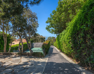 7089 Birdview Avenue - Photo Thumbnail 46