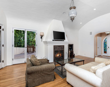 2238 El Contento Drive - Photo Thumbnail 19