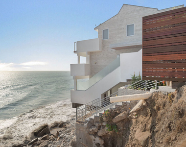 19562 Pacific Coast Highway - Photo Thumbnail 20