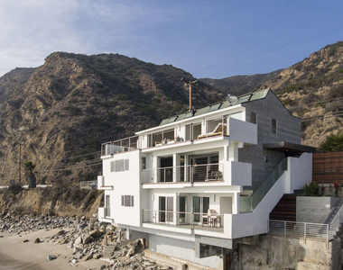 19562 Pacific Coast Highway - Photo Thumbnail 2