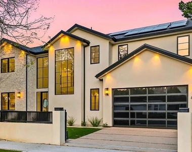 4900 Valjean Avenue - Photo Thumbnail 2