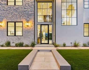 4900 Valjean Avenue - Photo Thumbnail 39