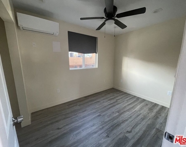 613 W 83rd Street - Photo Thumbnail 2