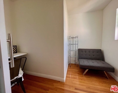 2333 S Garth Avenue - Photo Thumbnail 16