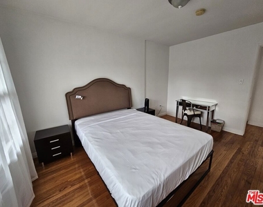 2333 S Garth Avenue - Photo Thumbnail 2