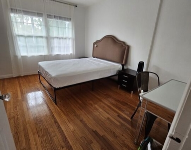 2333 S Garth Avenue - Photo Thumbnail 1