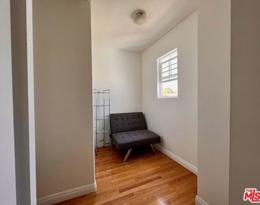 2333 S Garth Avenue - Photo Thumbnail 15
