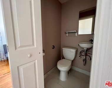 2333 S Garth Avenue - Photo Thumbnail 14