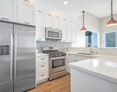 25328 Malibu Road - Photo Thumbnail 2