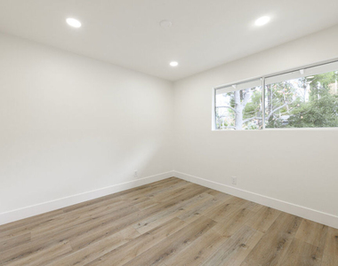 26038 Trana Circle - Photo Thumbnail 23