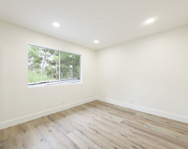 26038 Trana Circle - Photo Thumbnail 21
