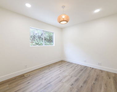 26038 Trana Circle - Photo Thumbnail 14
