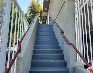22705 Del Valle Street - Photo Thumbnail 7