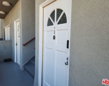 22705 Del Valle Street - Photo Thumbnail 2