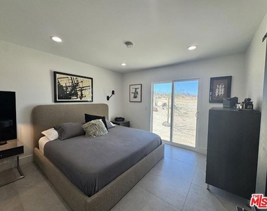 6836 Mount Shasta Avenue - Photo Thumbnail 9