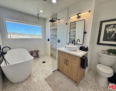 6836 Mount Shasta Avenue - Photo Thumbnail 10