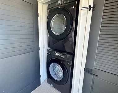 6836 Mount Shasta Avenue - Photo Thumbnail 8