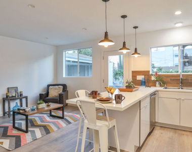 128 N Burlington Avenue - Photo Thumbnail 1