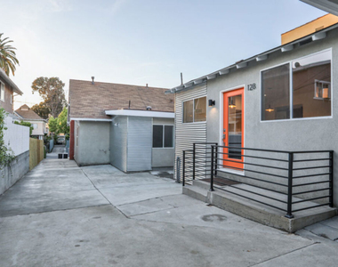 128 N Burlington Avenue - Photo Thumbnail 16