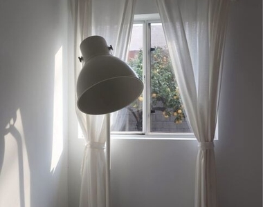 128 N Burlington Avenue - Photo Thumbnail 7