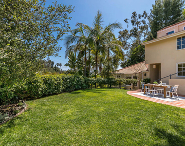 941 N Norman Place - Photo Thumbnail 10