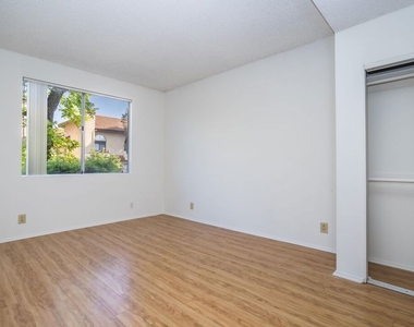 10932 Morrison Street - Photo Thumbnail 15