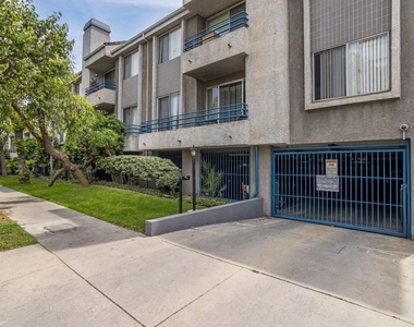 10932 Morrison Street - Photo Thumbnail 24