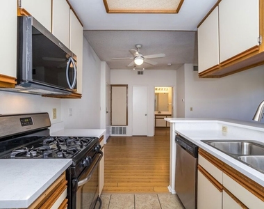 10932 Morrison Street - Photo Thumbnail 9