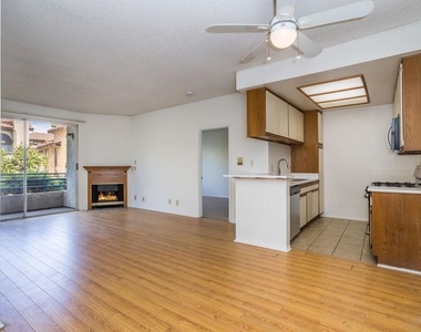 10932 Morrison Street - Photo Thumbnail 7