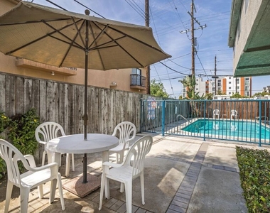 10932 Morrison Street - Photo Thumbnail 21