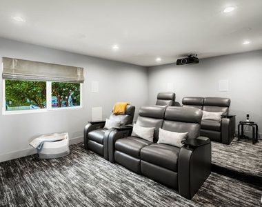 2344 Banyan Drive - Photo Thumbnail 25