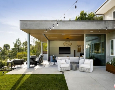 2344 Banyan Drive - Photo Thumbnail 49