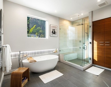 2344 Banyan Drive - Photo Thumbnail 8