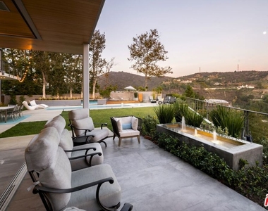 2344 Banyan Drive - Photo Thumbnail 54