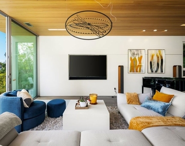 2344 Banyan Drive - Photo Thumbnail 19