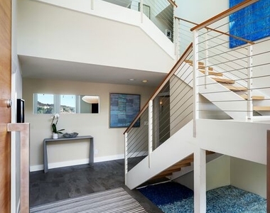 2344 Banyan Drive - Photo Thumbnail 12