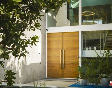 2344 Banyan Drive - Photo Thumbnail 11